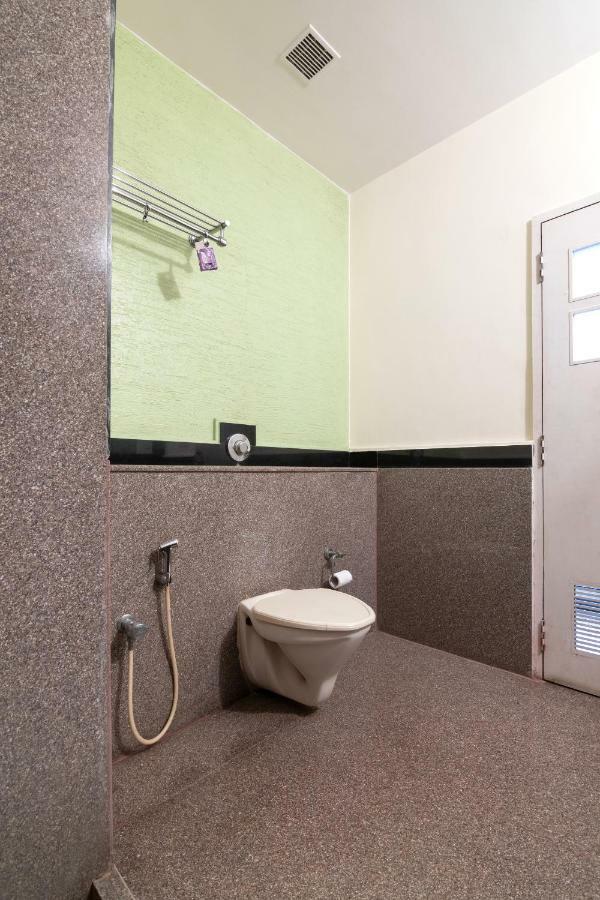 Oyo 345 Hotel Red Mount Aquilla Bangalore Luaran gambar