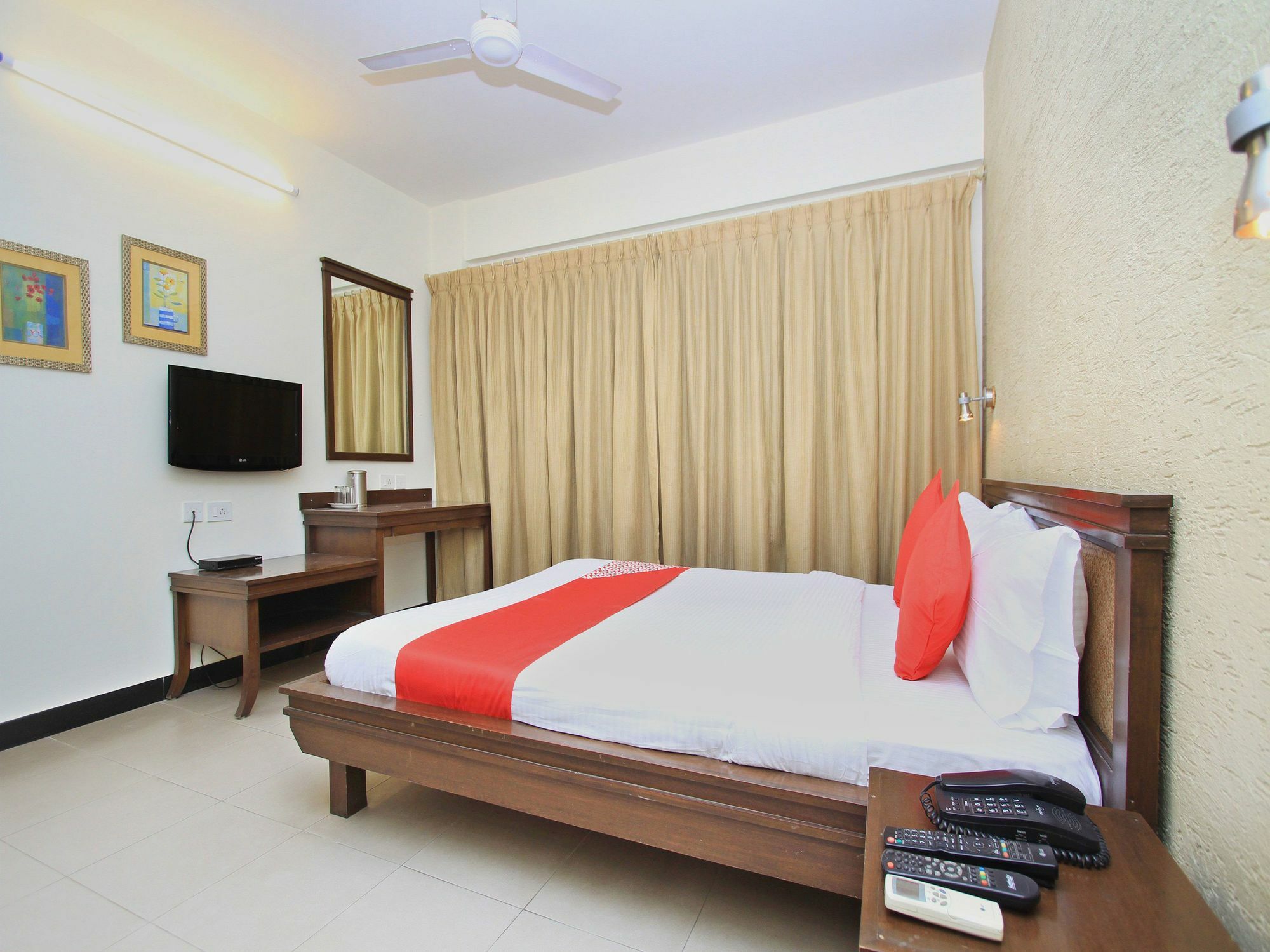 Oyo 345 Hotel Red Mount Aquilla Bangalore Luaran gambar