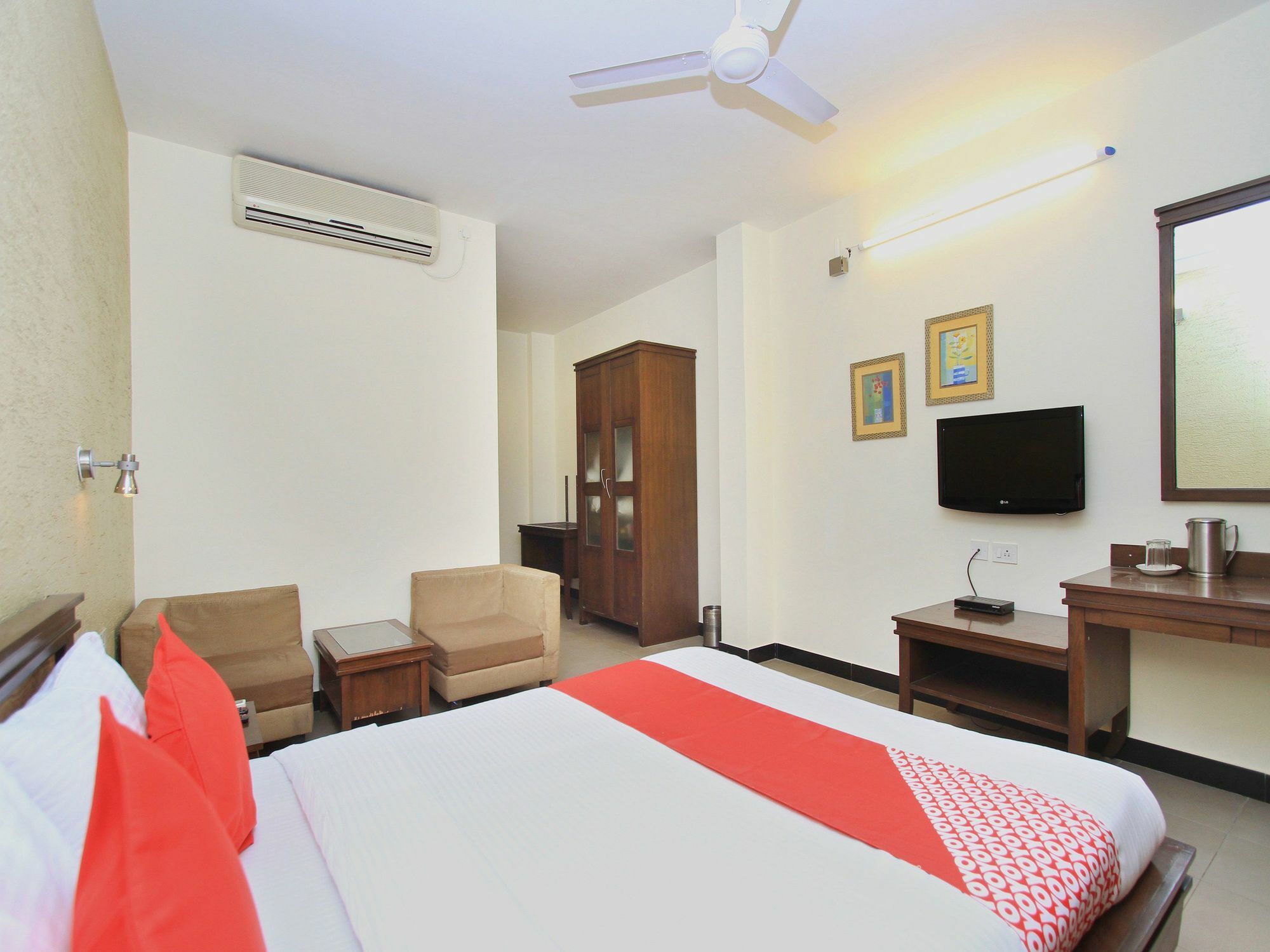 Oyo 345 Hotel Red Mount Aquilla Bangalore Luaran gambar