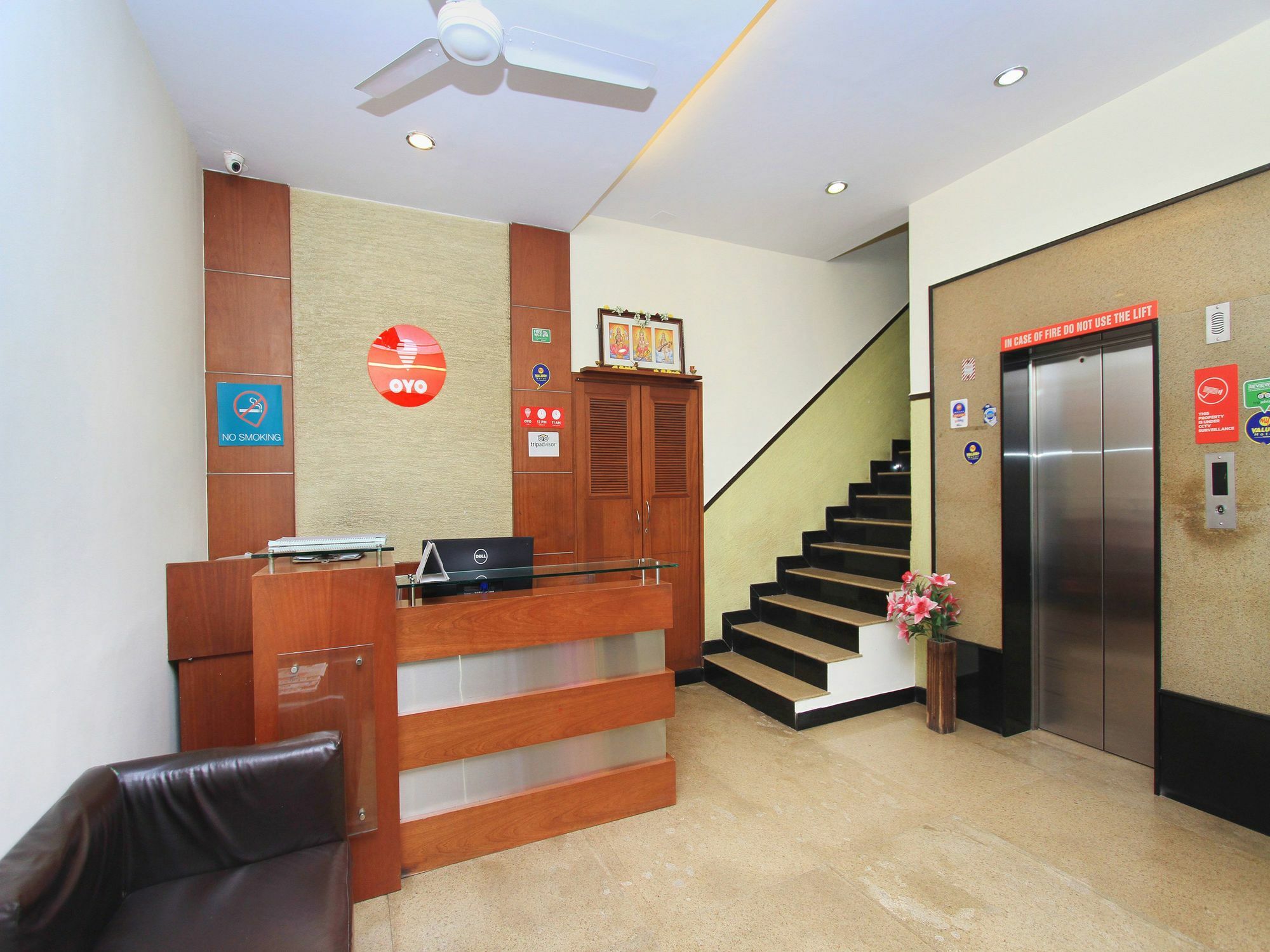 Oyo 345 Hotel Red Mount Aquilla Bangalore Luaran gambar