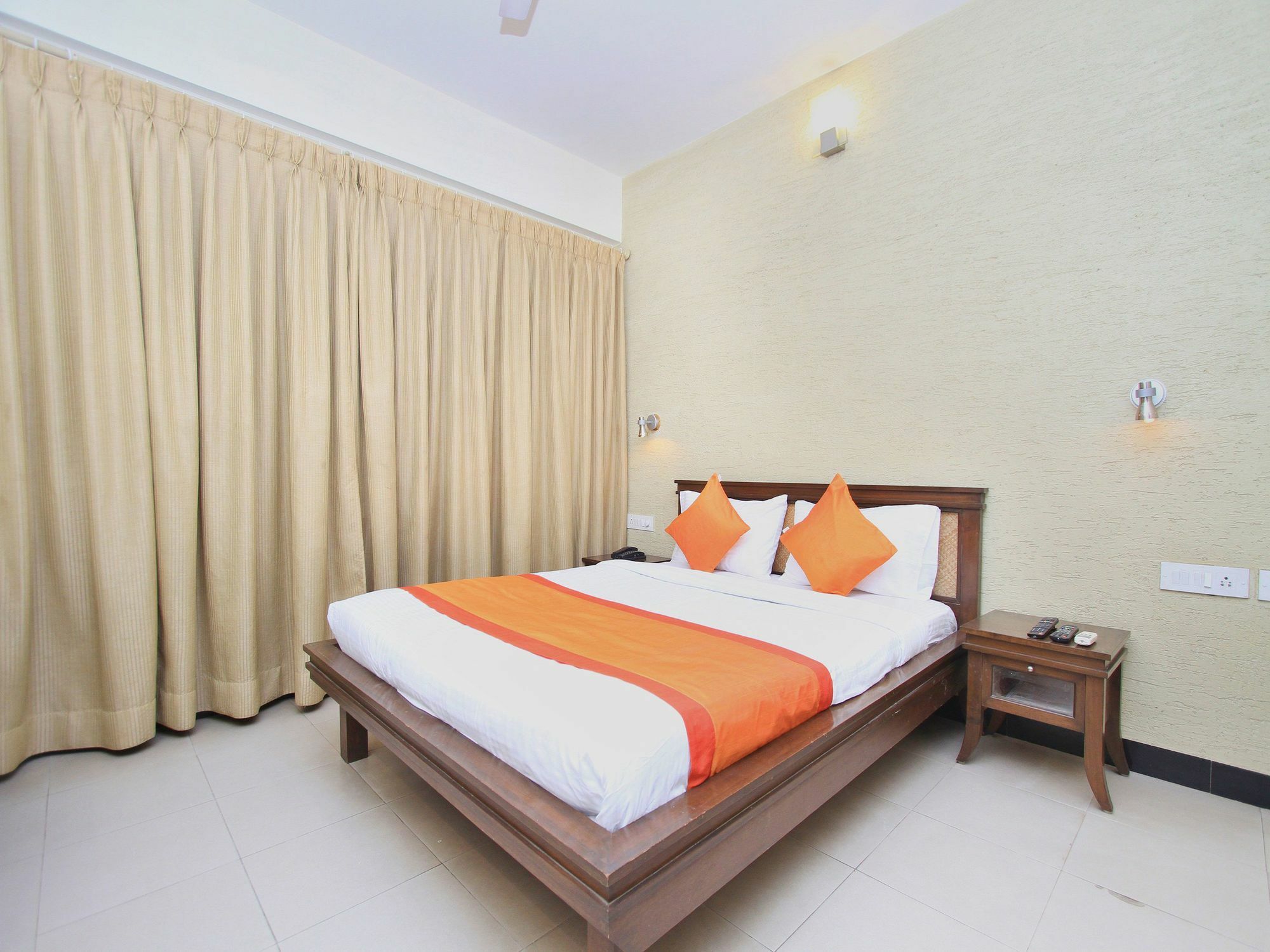 Oyo 345 Hotel Red Mount Aquilla Bangalore Luaran gambar