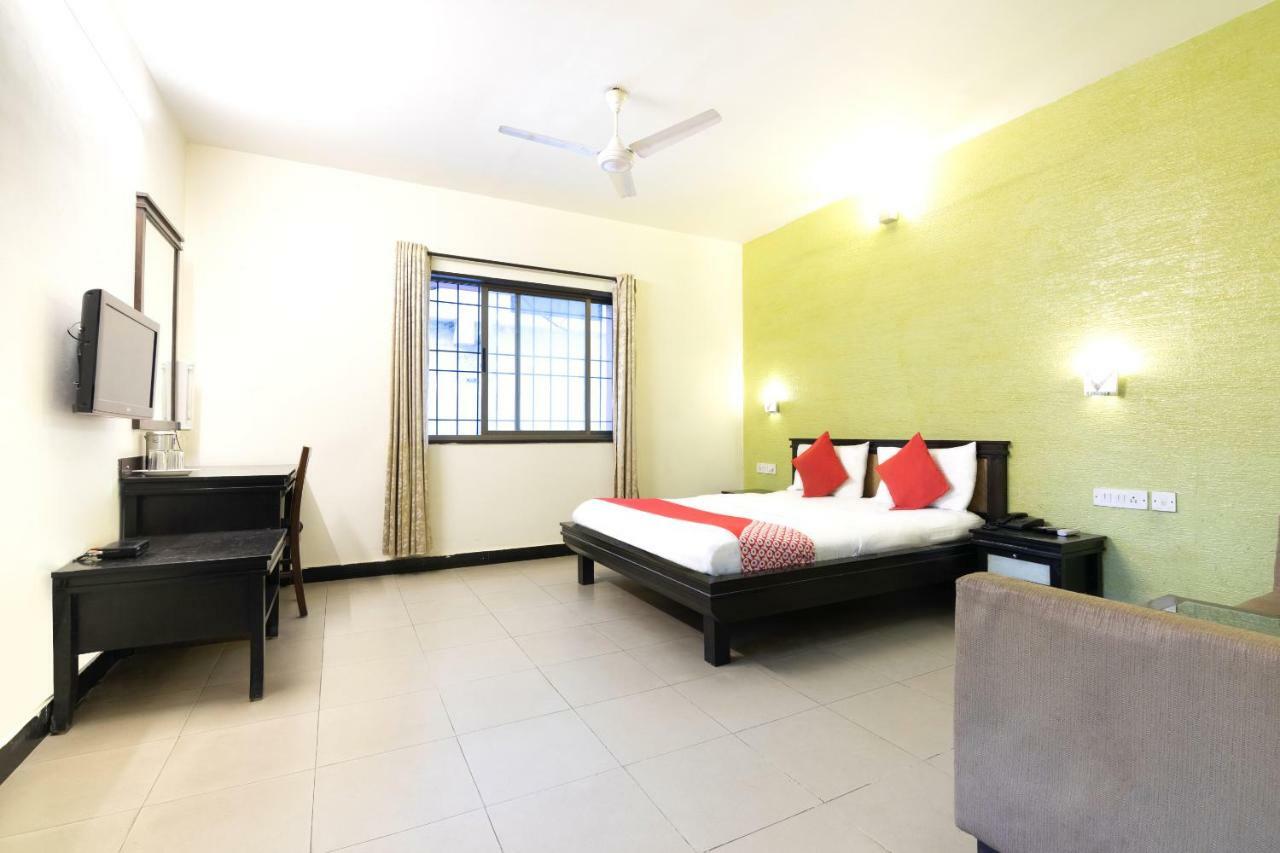 Oyo 345 Hotel Red Mount Aquilla Bangalore Luaran gambar