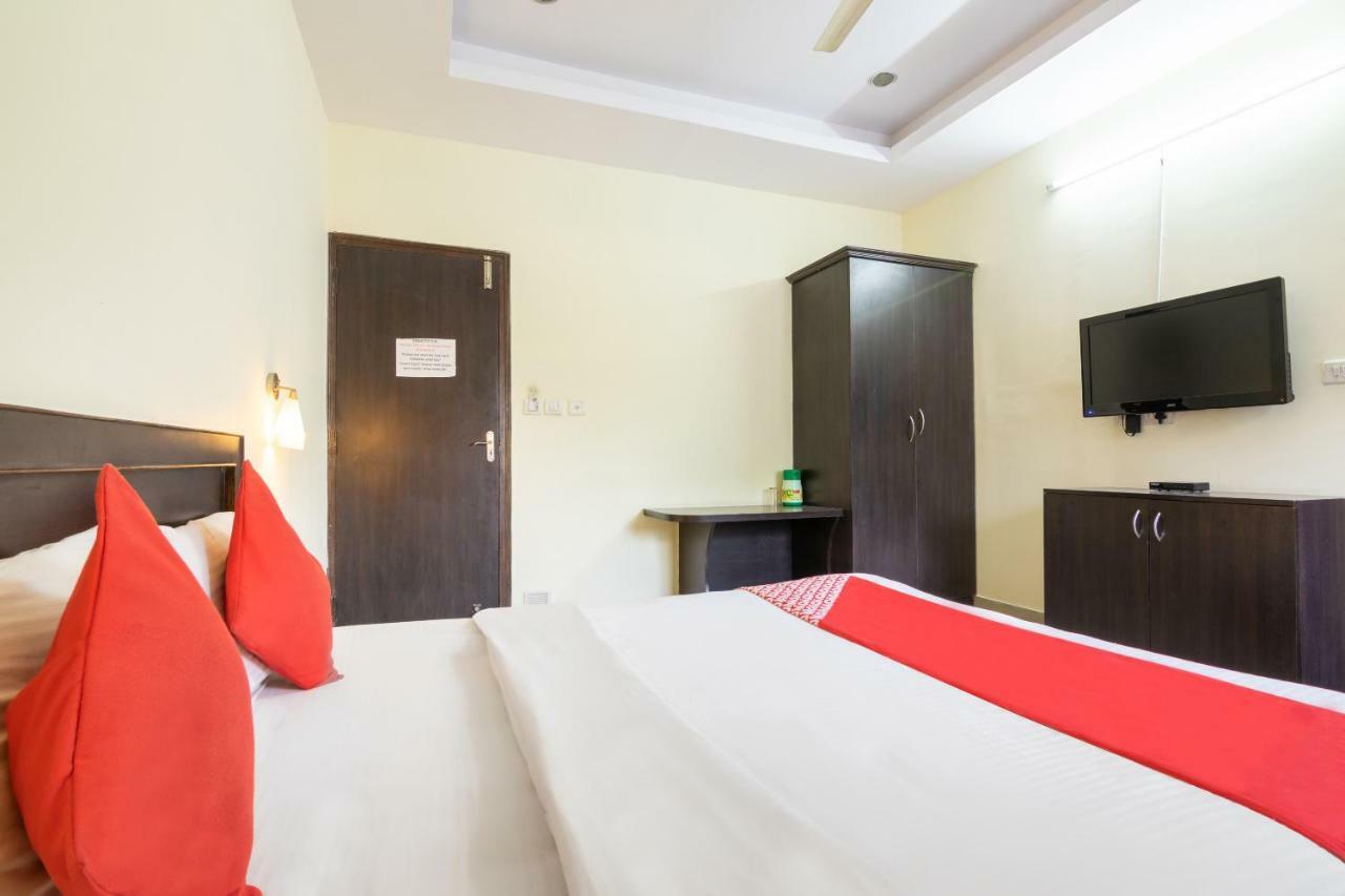 Oyo 345 Hotel Red Mount Aquilla Bangalore Luaran gambar