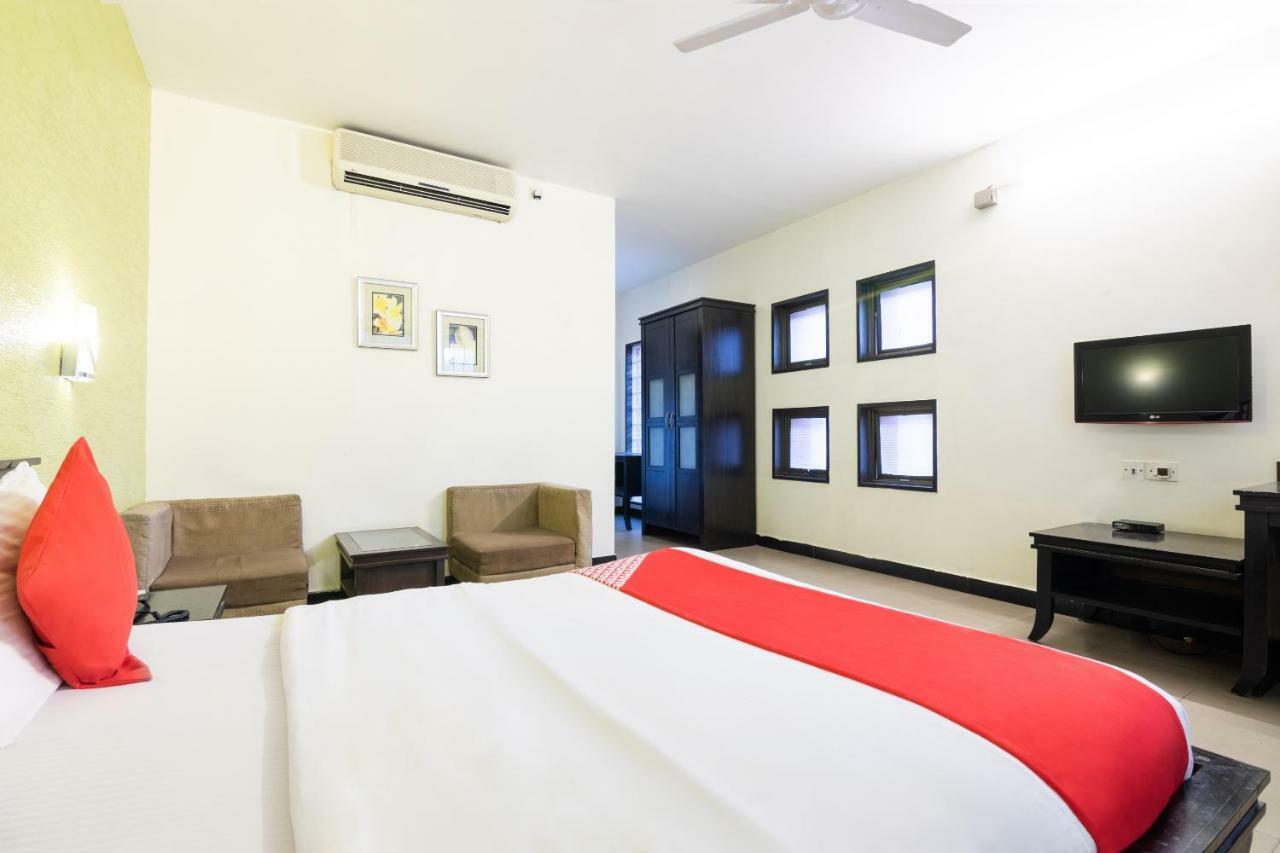 Oyo 345 Hotel Red Mount Aquilla Bangalore Luaran gambar